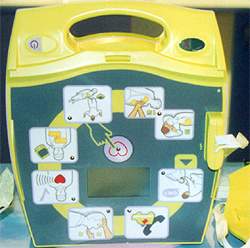 ЗДРАВООХРАНЕНИЕ 2002 - Дефибриллятор доврачебной помощи AED Plus (Zoll)